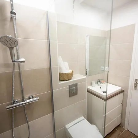 Apartment Charming Studio Sea View 2 Min Of The Beach Near Monaco *