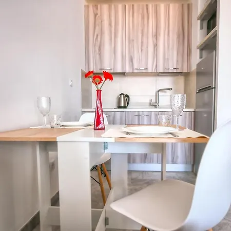 Charming Studio Sea View 2 Min Of The Beach Near Monaco *